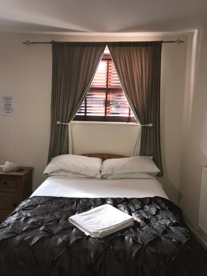 The Coach House At The Bull Inn Milton Keynes Eksteriør billede